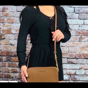 Michael Kors jet setter crossbody bag